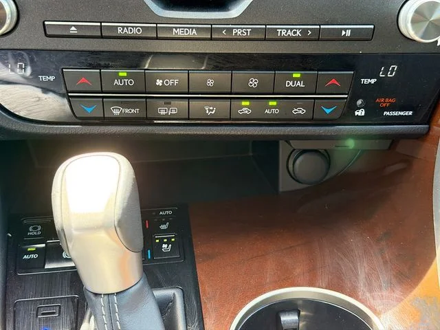 Used 2018 Silver Lexus 450h image 17