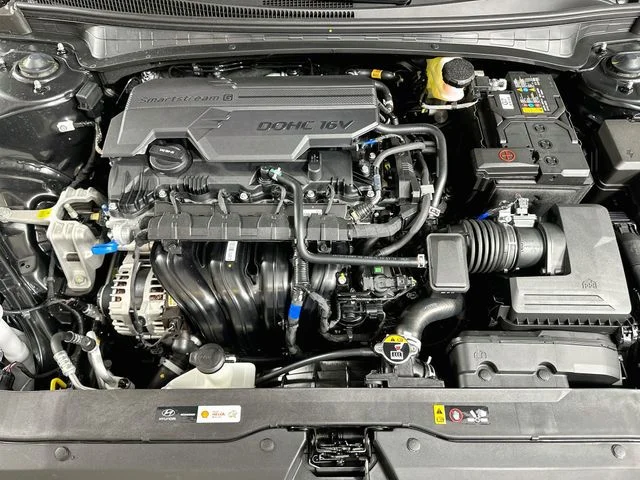 New 2026 Hyundai ELANTRA SE