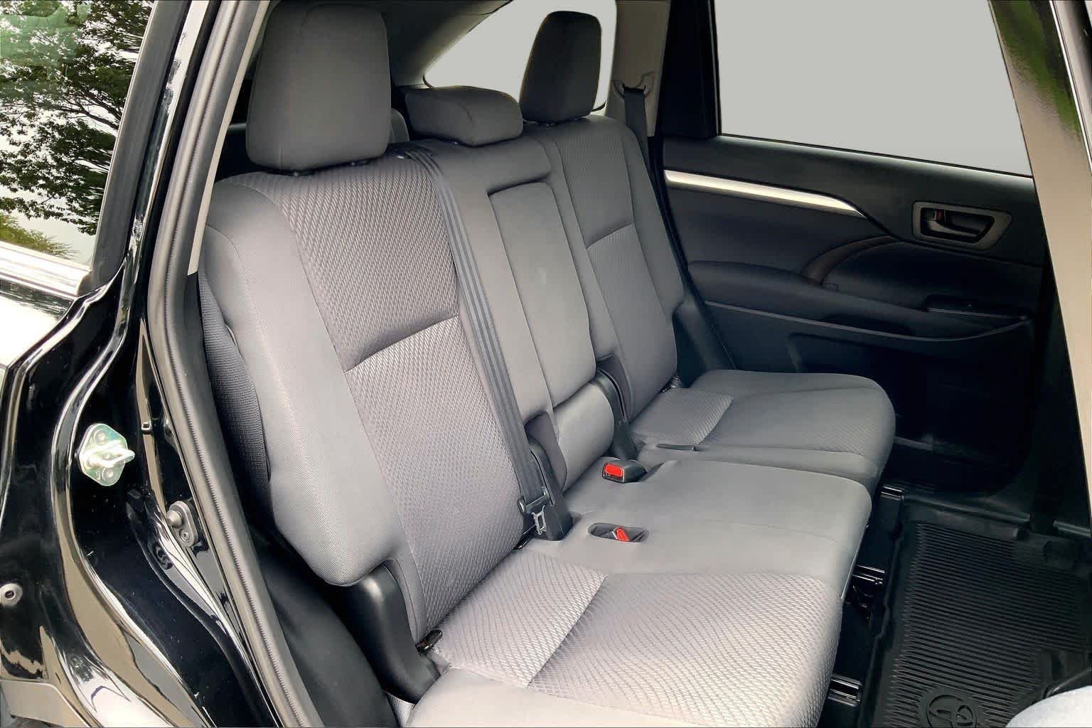 Used 2019 Midnight Black Metallic Toyota LE image 20