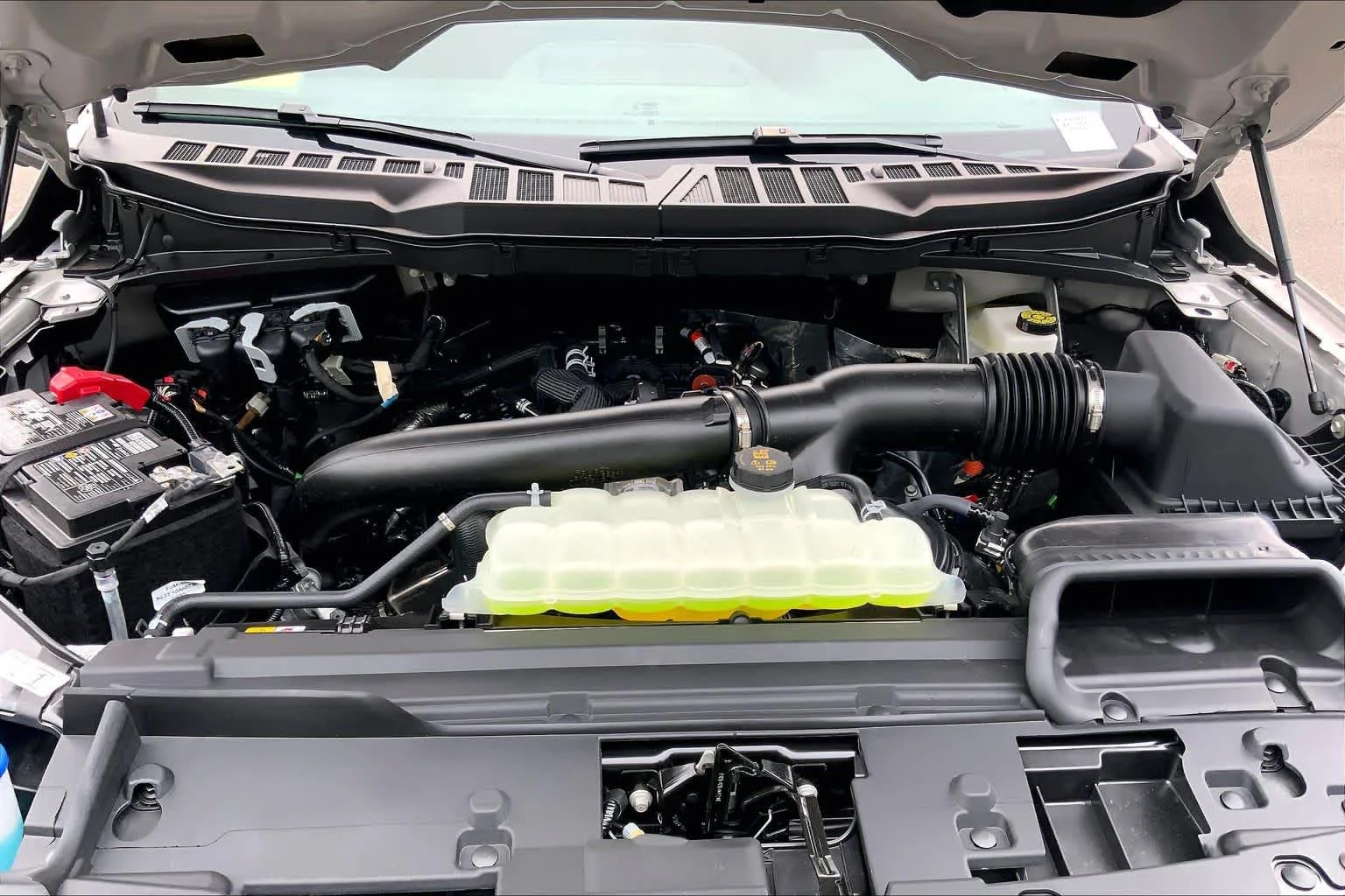 New 2026 Avalanche Ford XLT image 15