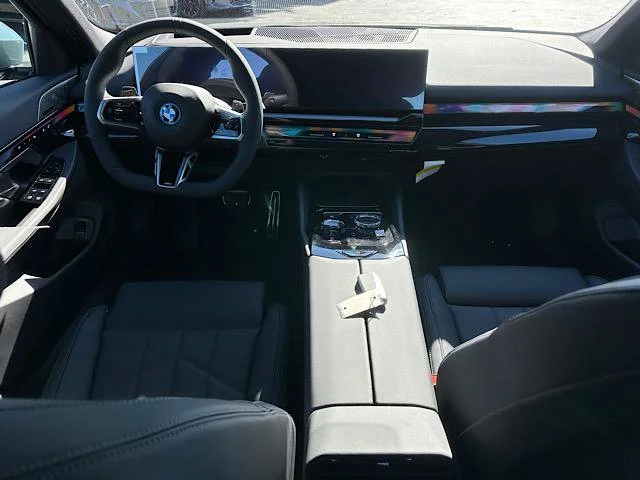 New 2027 Cape York Green Metallic BMW 550e xDrive image 6