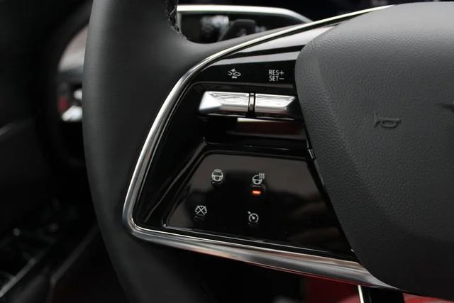 2026 Cadillac LYRIQ Sport - Photo 8