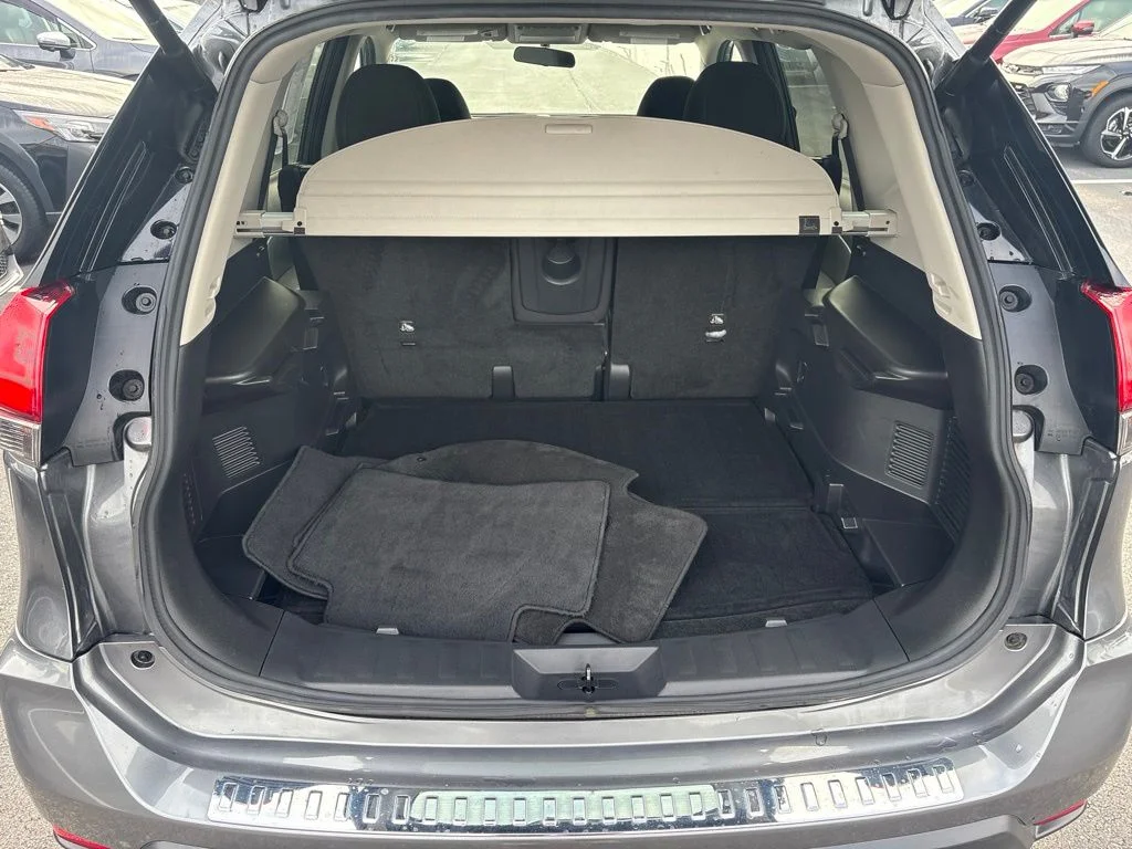 Used 2018 Gray Nissan SV image 8
