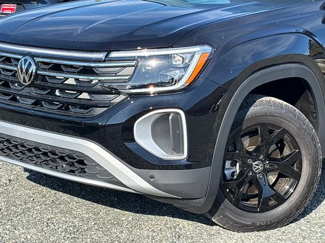 New 2026 Deep Black Pearl Volkswagen Peak Edition image 8