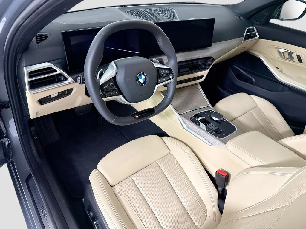 2025 BMW 3 Series 330i - Photo 9