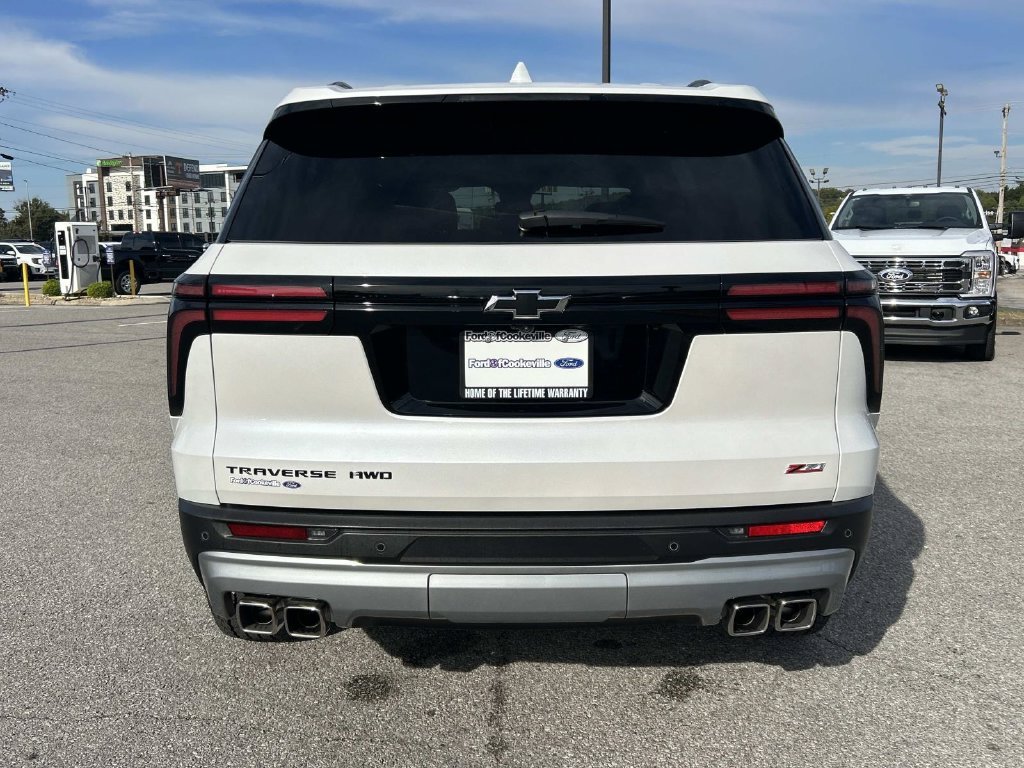 Certified Used 2025 Pearl Chevrolet Z71 image 5