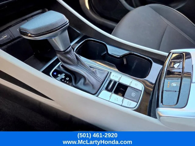 Used 2024 White Hyundai SEL image 27