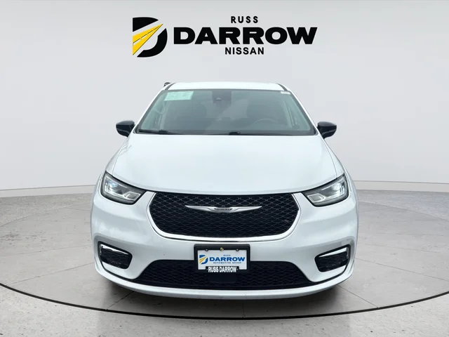 Used 2024 White Chrysler Touring L image 8