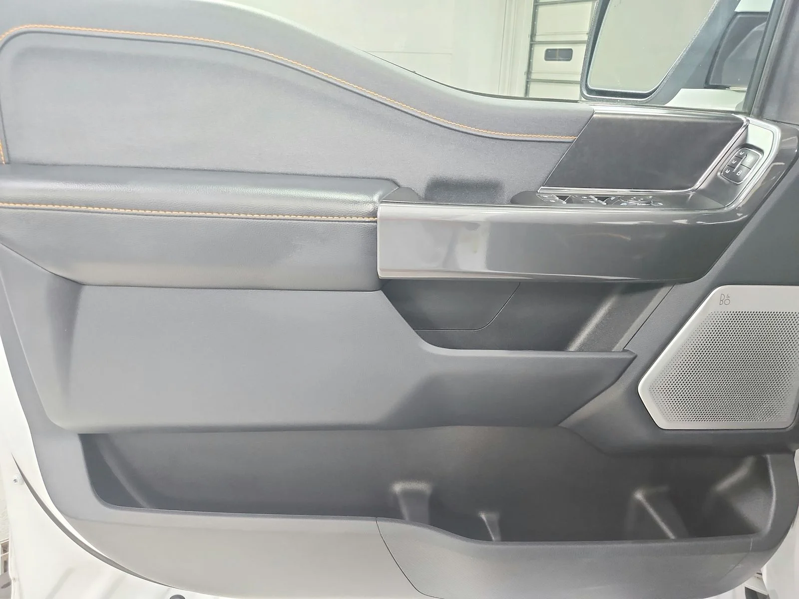 Used 2022 Oxford White Ford Tremor image 36