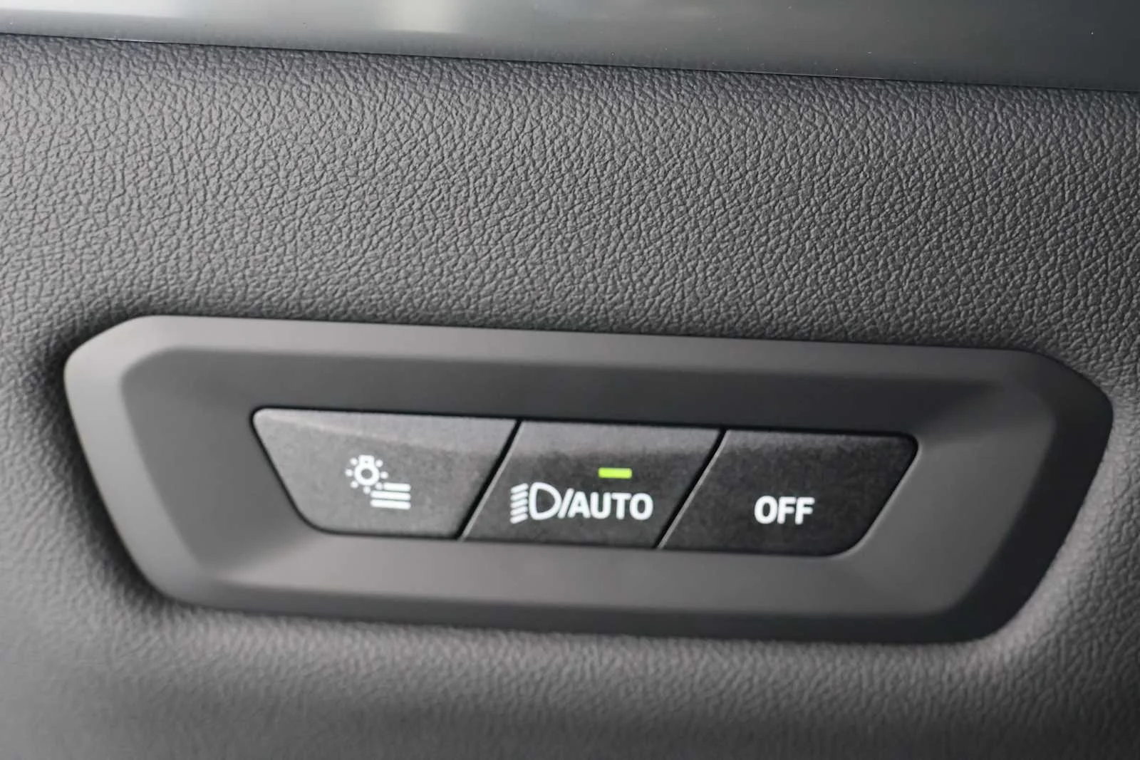 Certified Used 2026 Black Sapphire Metallic BMW xDrive40i image 21