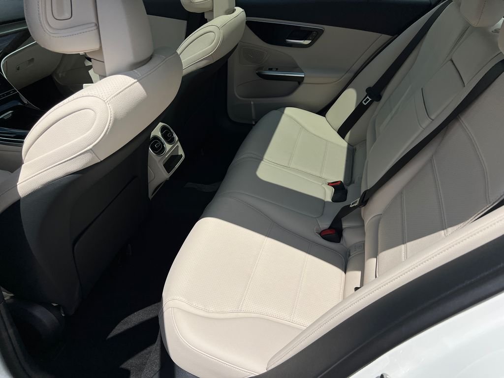New 2026 Polar White Mercedes-Benz C 300 image 22