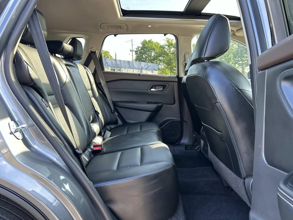 Used 2023 Gray Nissan SV image 16