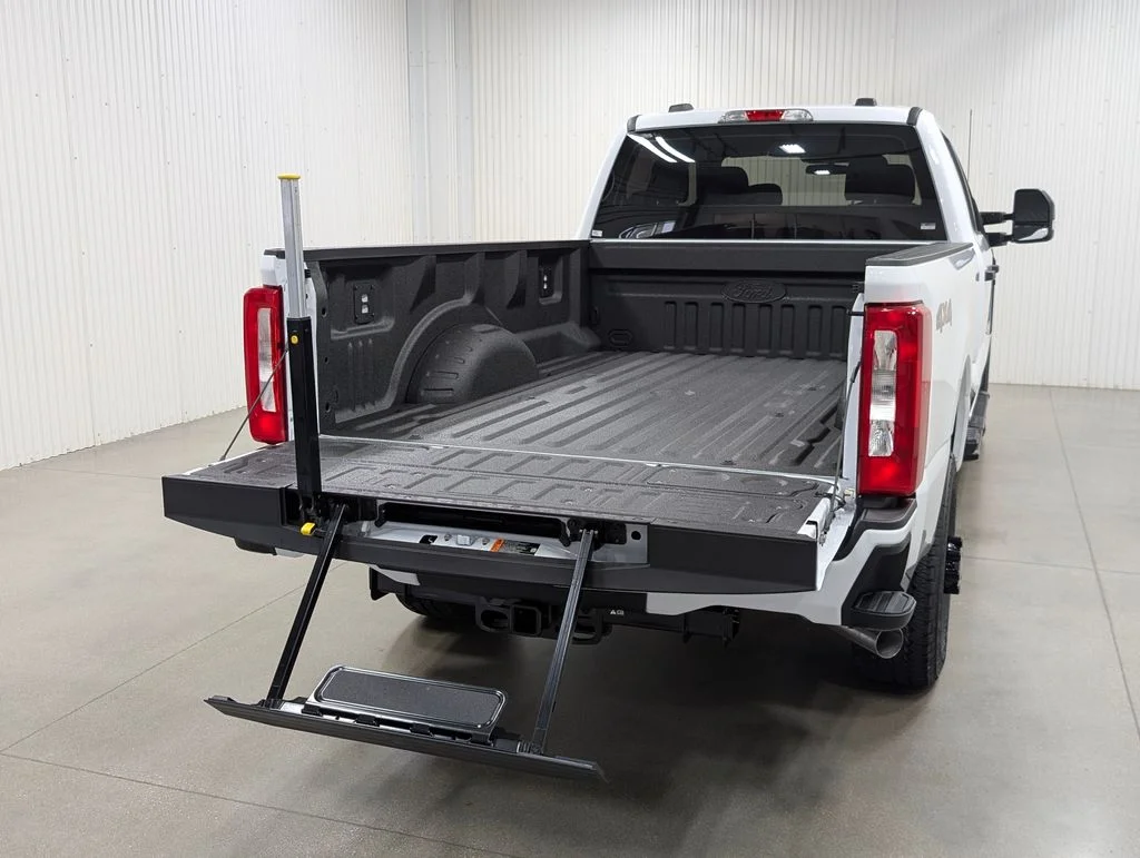 New 2026 Oxford White Ford F-250® XL image 25