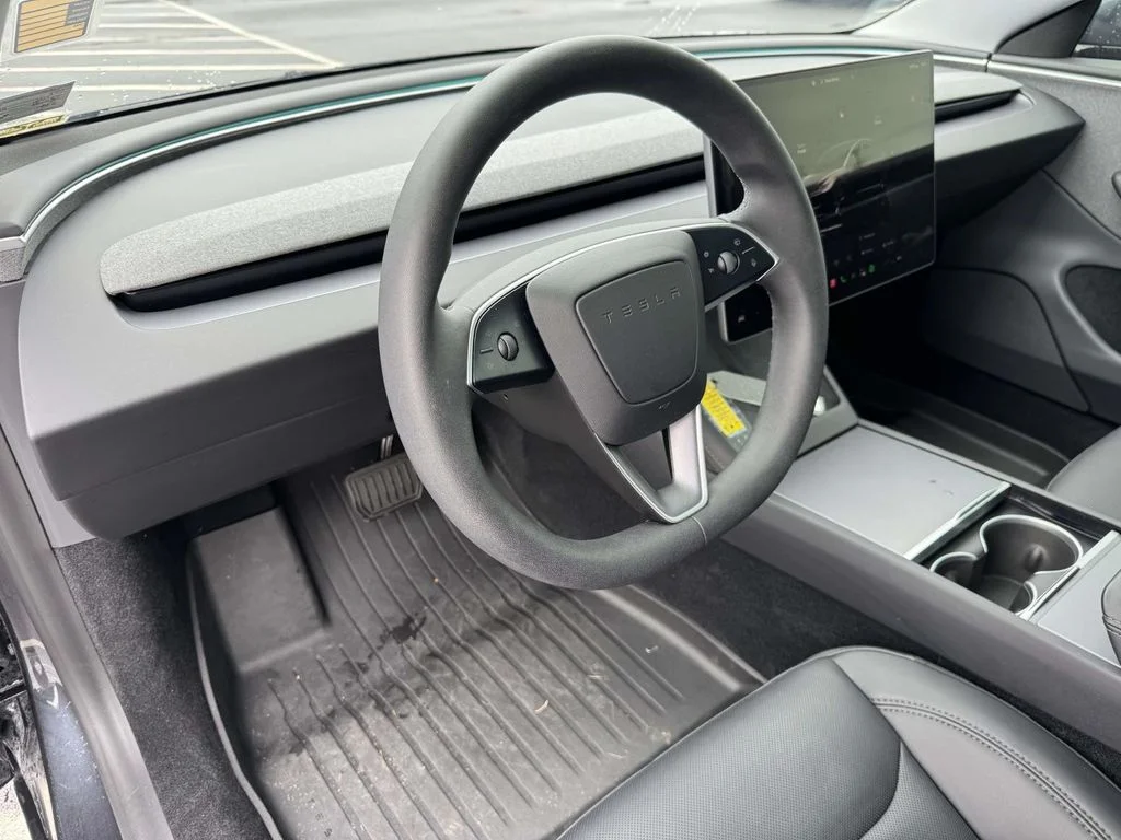 2025 Tesla Model 3 Long Range - Photo 2