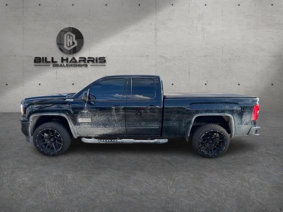 Used 2017 Black GMC SLE image 8