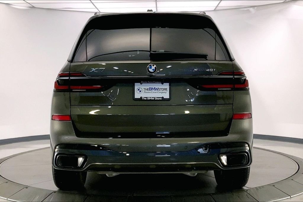 Used 2026 Manhattan Green Metallic BMW  image 3