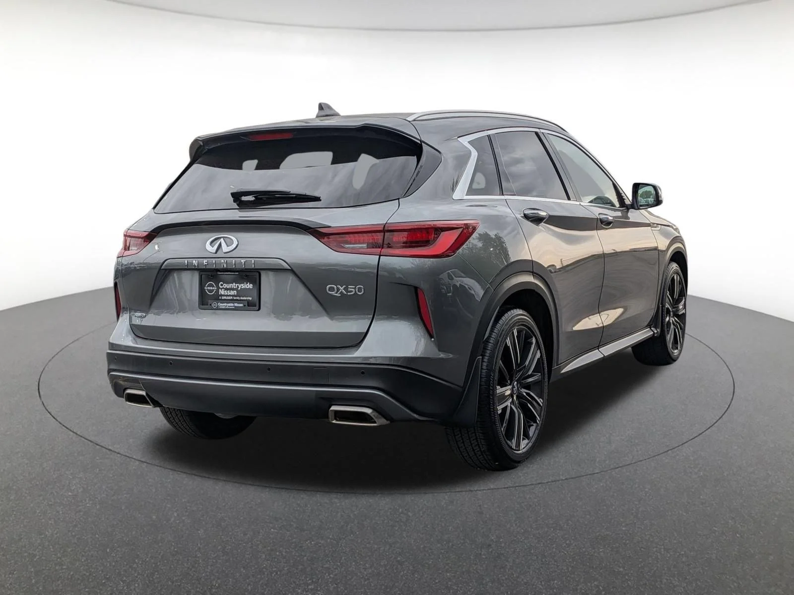 Used 2022 Graphite Shadow INFINITI LUXE image 5