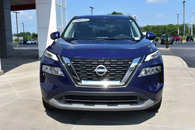Used 2023 Blue Nissan SV image 3