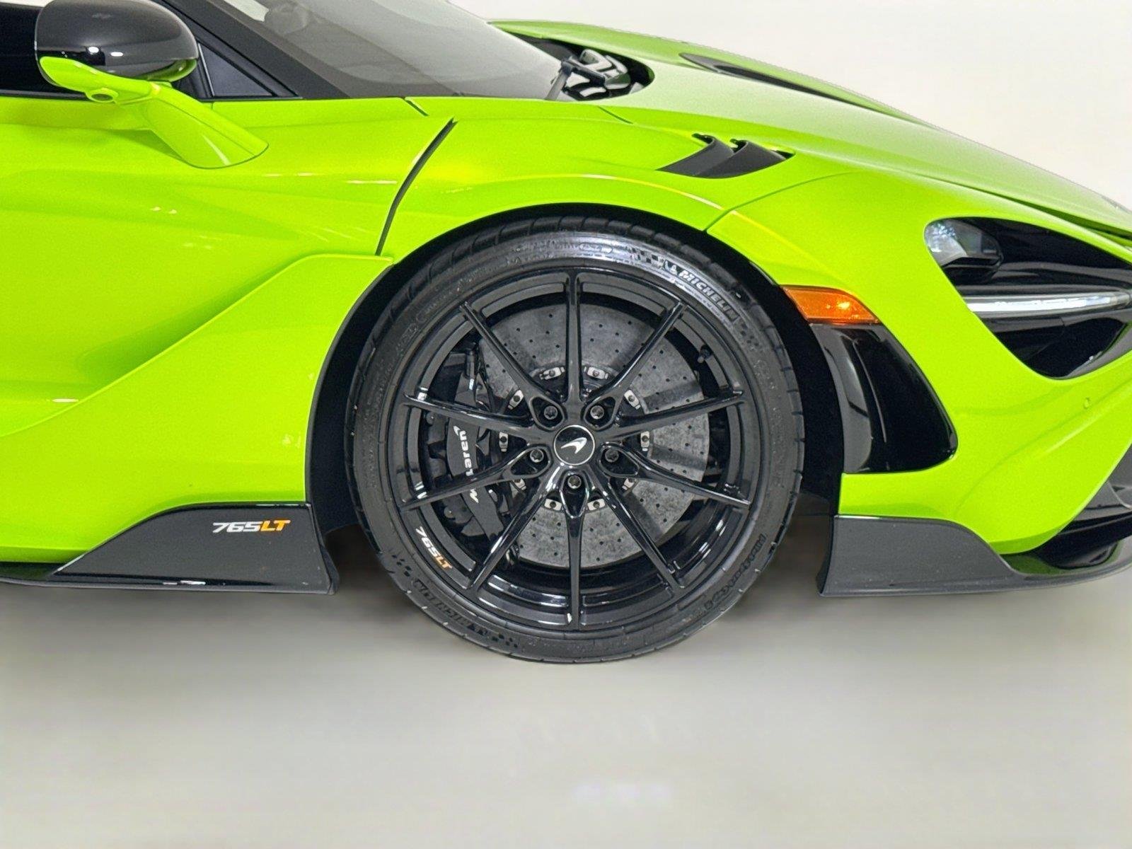 Used 2021 Lime Green McLaren Coupe image 35