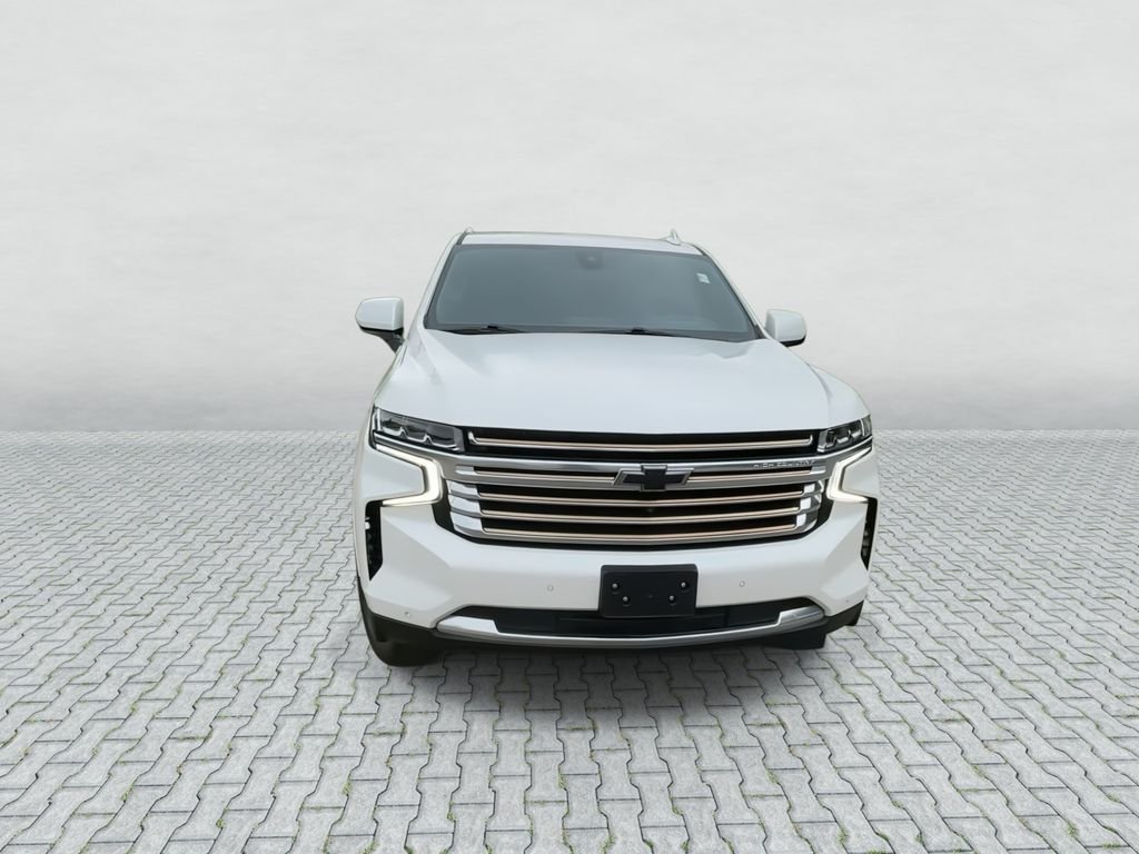 Used 2022 Iridescent Pearl Tricoat Chevrolet High Country image 3