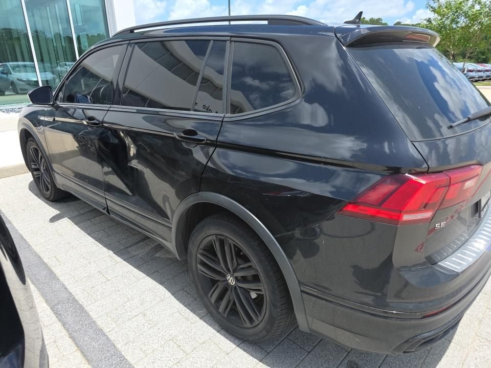 Used 2022 Black Volkswagen 2.0T SE R-Line Black image 1