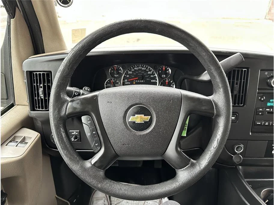 Used 2015 Summit White Chevrolet Cutaway Van 2D image 32