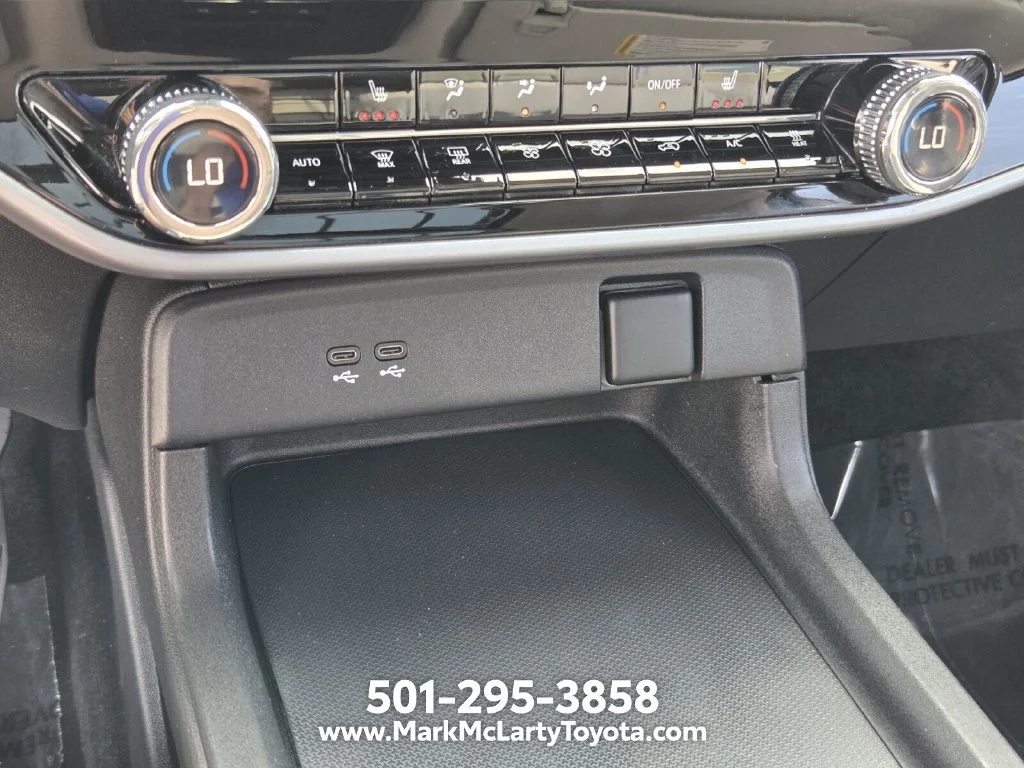 Used 2024  Honda Touring image 21