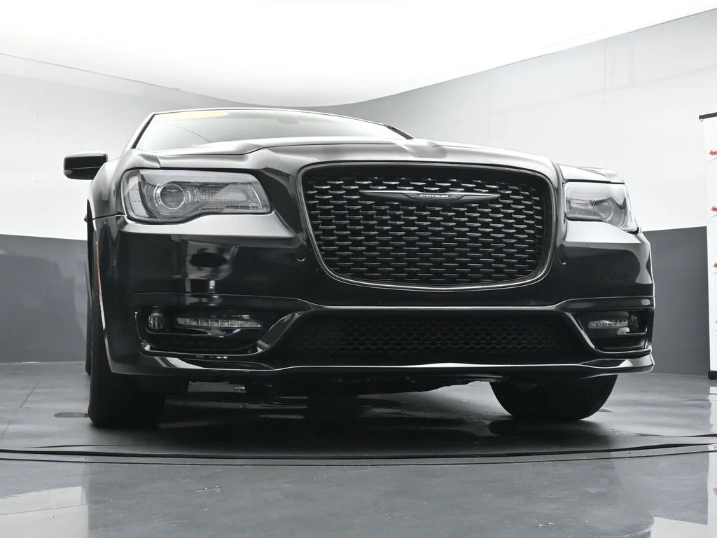 Used 2022 Black Chrysler Touring image 34
