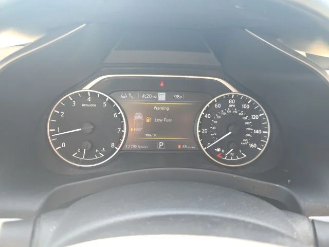 Used 2019 White Nissan SL image 18