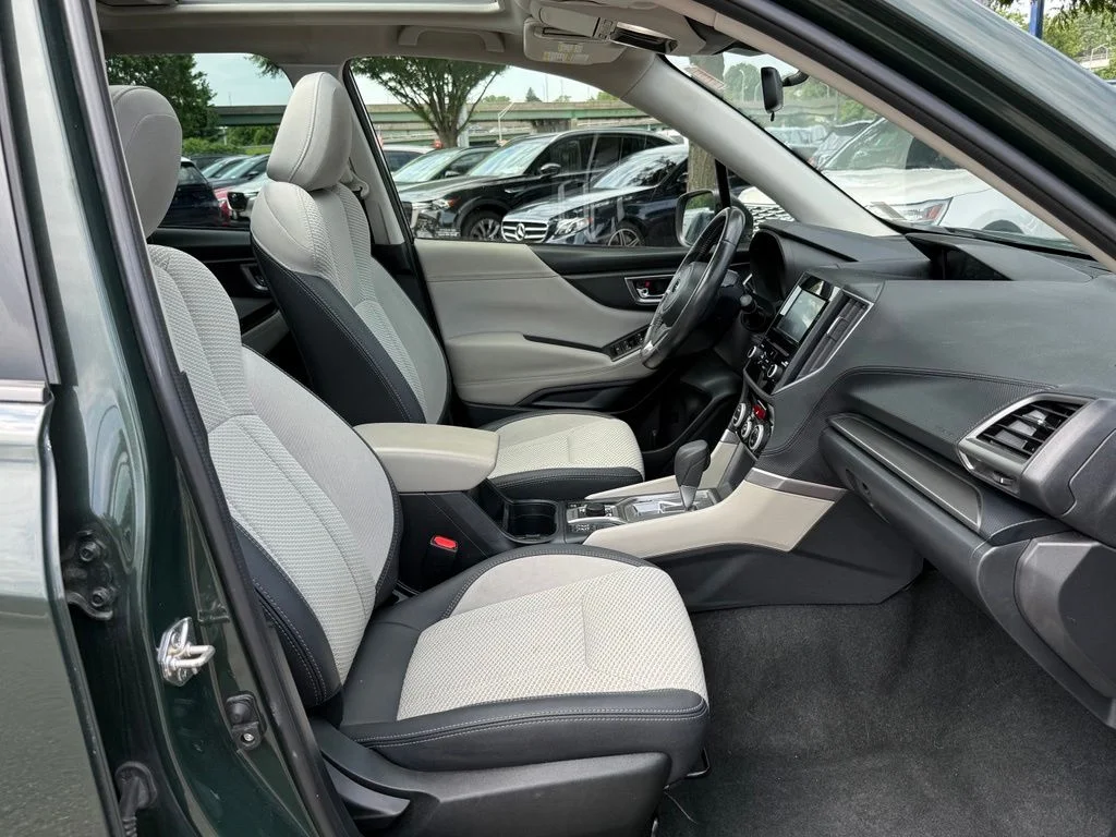 Used 2023 Cascade Green Silica Subaru Premium image 32