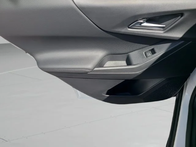New 2027 Summit White Chevrolet LT image 18