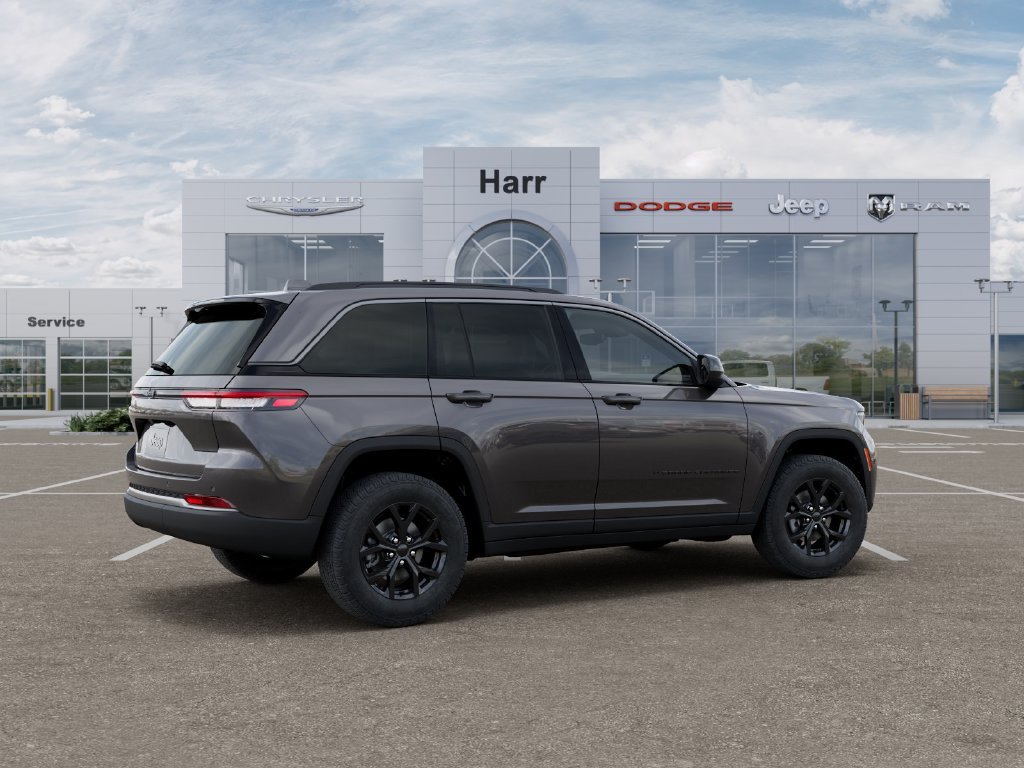 New 2026 Baltic Gray Metallic Clear-Coat Exterior Paint Jeep Altitude image 4