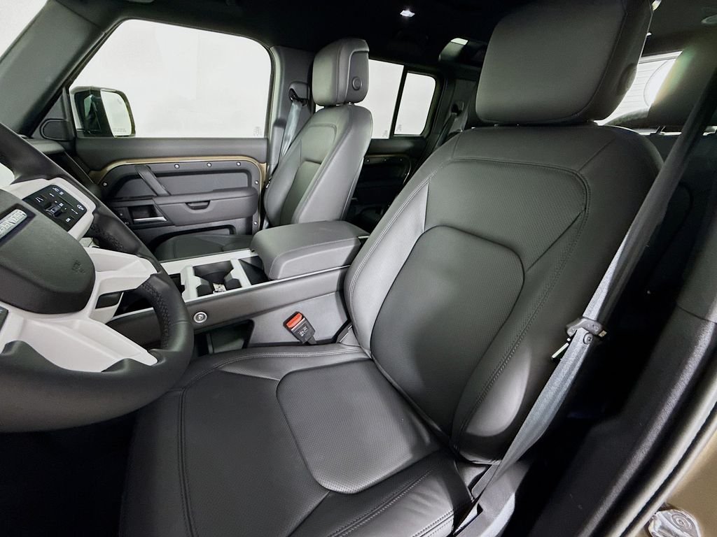 New 2026 Gondwana Stone Land Rover X-Dynamic SE image 5