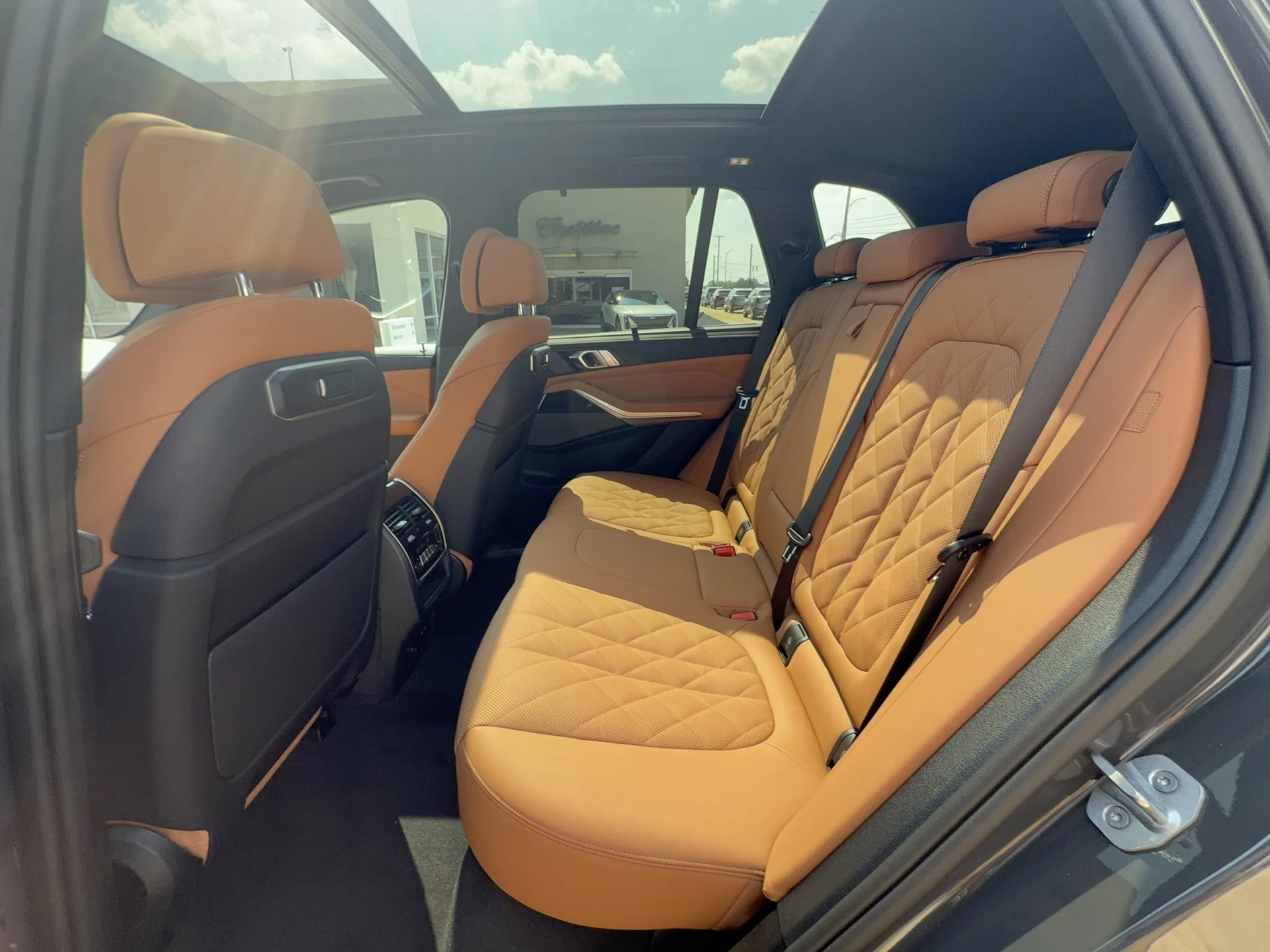 New 2026 Dravit Grey Metallic BMW xDrive40i image 27