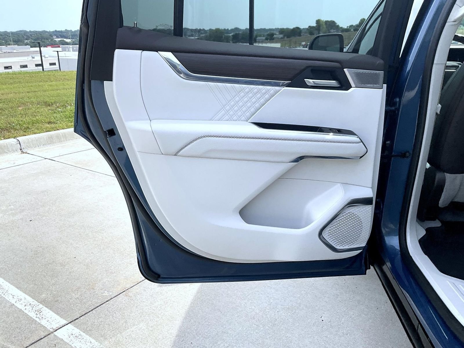 Used 2024 Blue GMC Denali image 17
