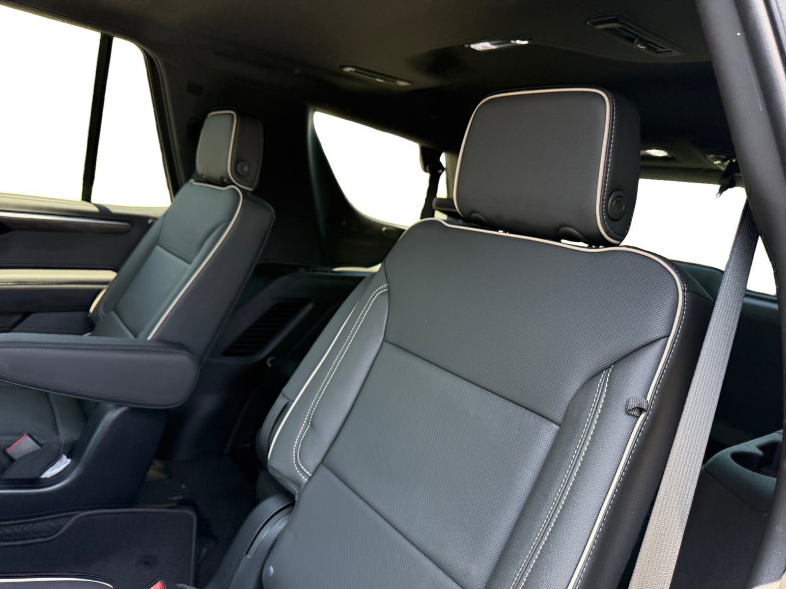 Used 2025 Dark Ash Metallic Chevrolet Premier image 16