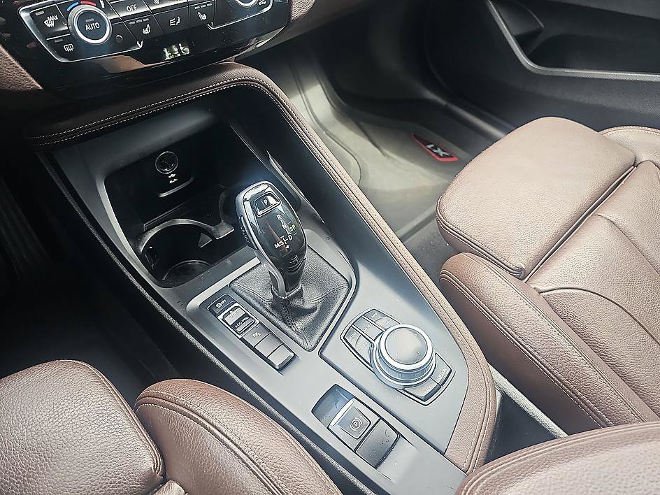 Used 2020 Mineral Gray Metallic BMW sDrive28i Premium image 20
