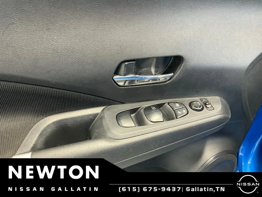 Used 2023 Electric Blue Metallic/Super Black Nissan SV image 31