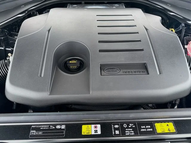 New 2026 Carpathian Grey Land Rover SE image 32