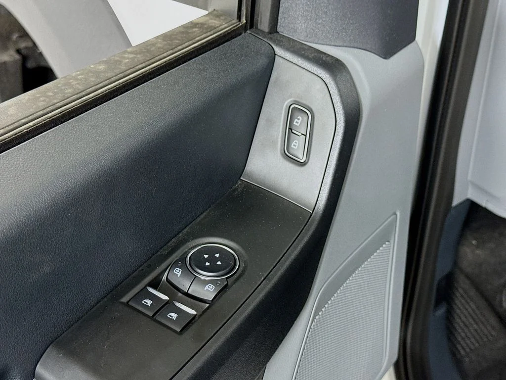 New 2025 Oxford White Ford F-450® XL image 17