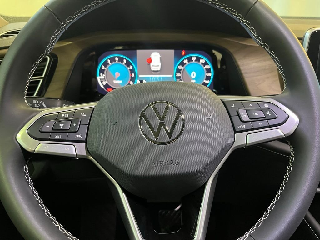 New 2026 Black Volkswagen 2.0T SE w/Technology image 19
