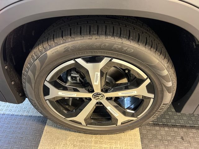 New 2026 Gray Volkswagen 2.0T SE image 9