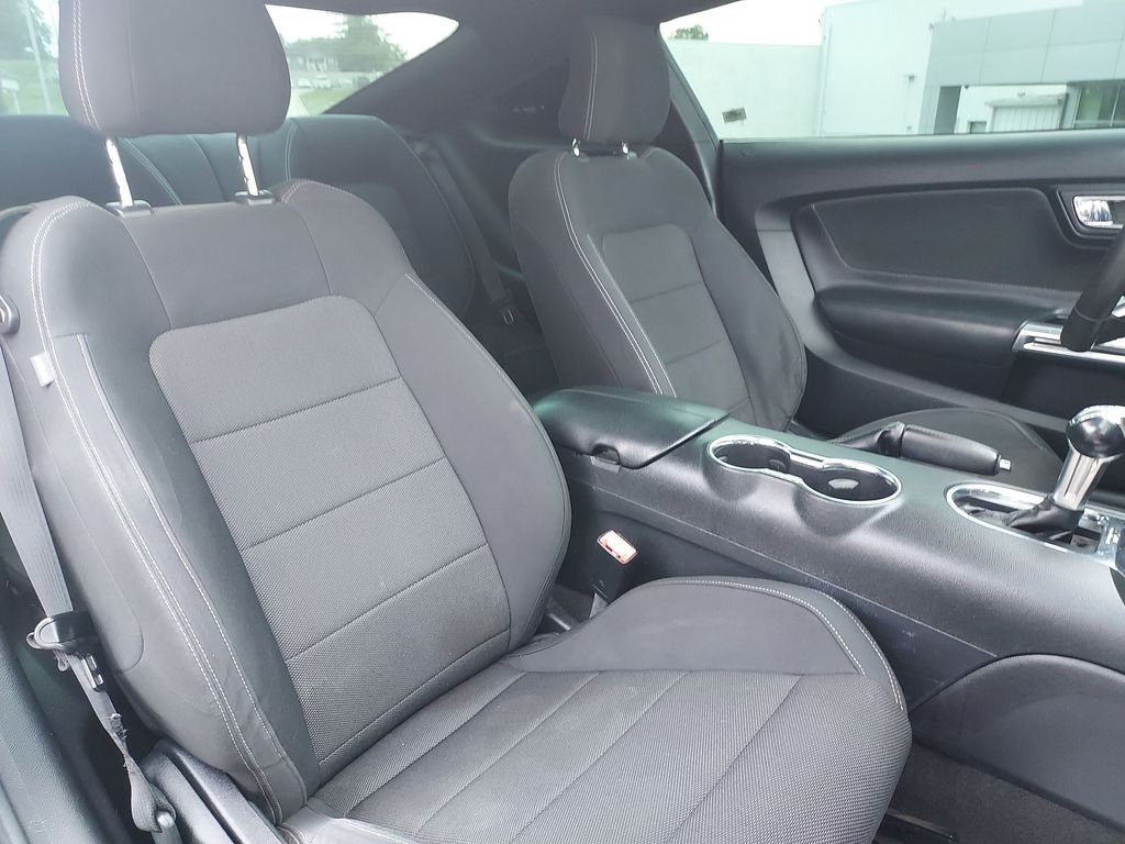 Used 2015 Black Ford V6 image 29