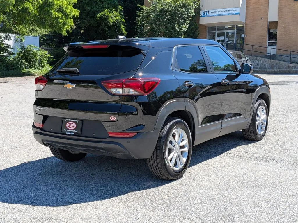 Used 2025 Black Chevrolet LS image 3