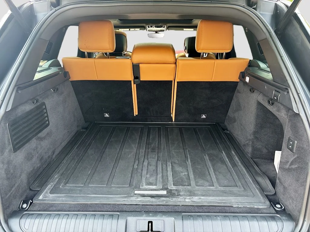 Used 2020 Narvik Black Land Rover Autobiography image 29