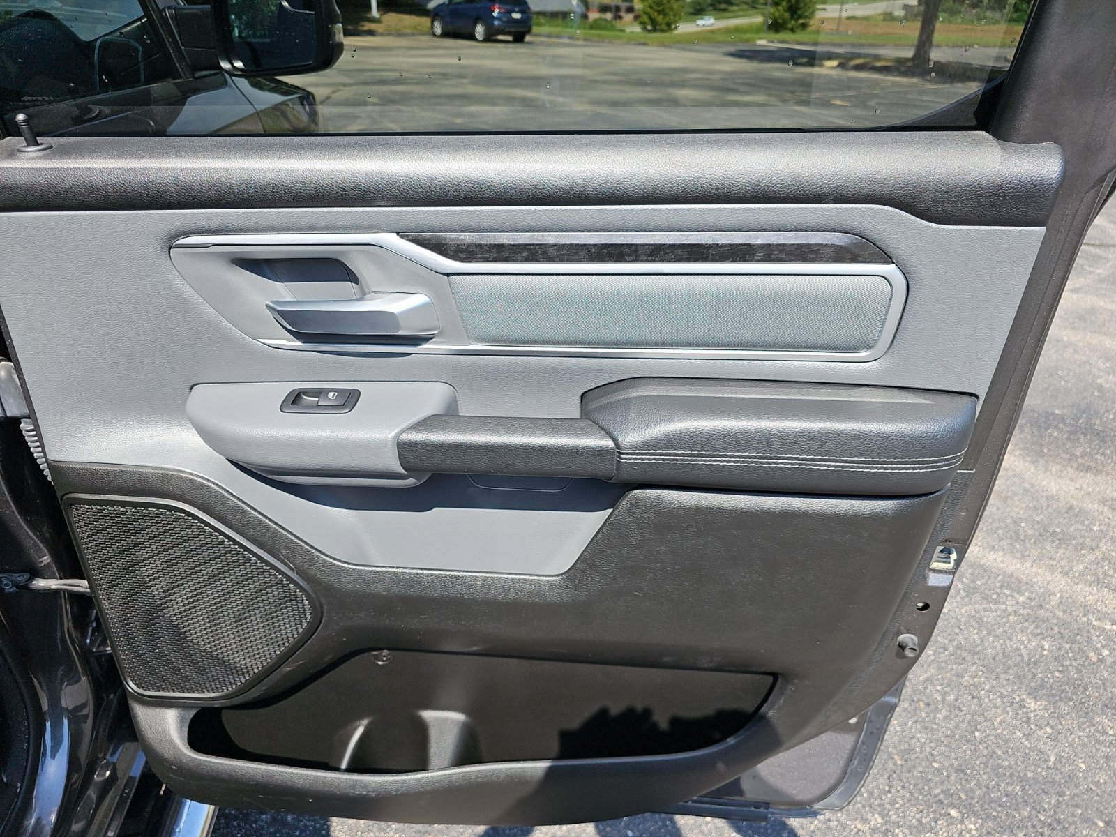 Certified Used 2023 Granite Crystal Metallic Clearcoat Ram Big Horn image 15
