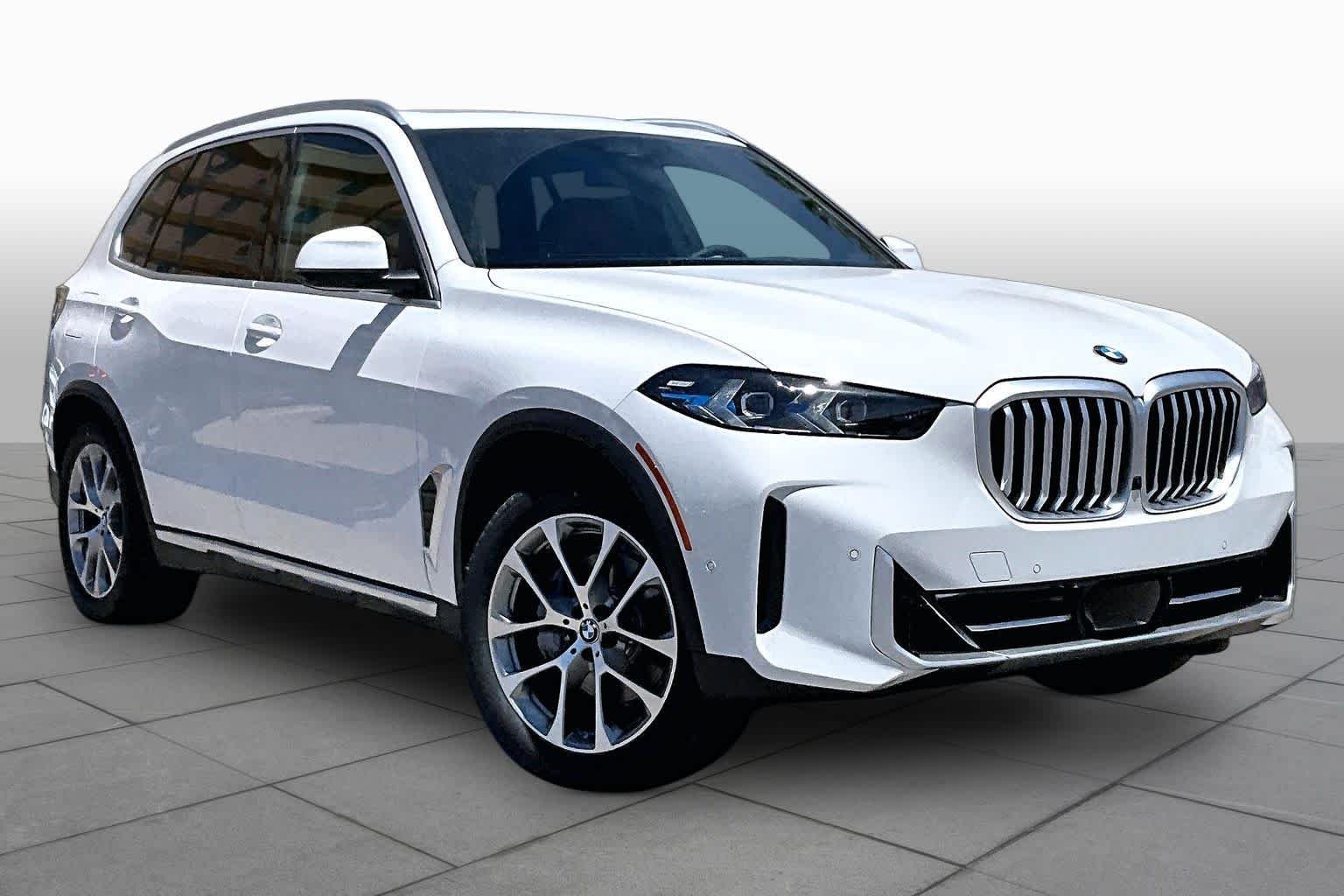 New 2026 Alpine White BMW sDrive40i image 2