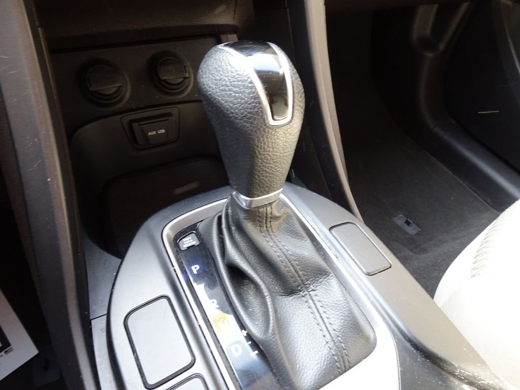 Used 2015 Brown Hyundai Base image 15