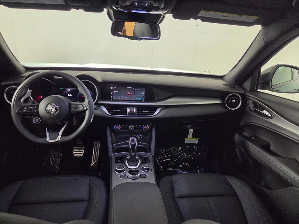 2025 Alfa Romeo Stelvio Base - Photo 21