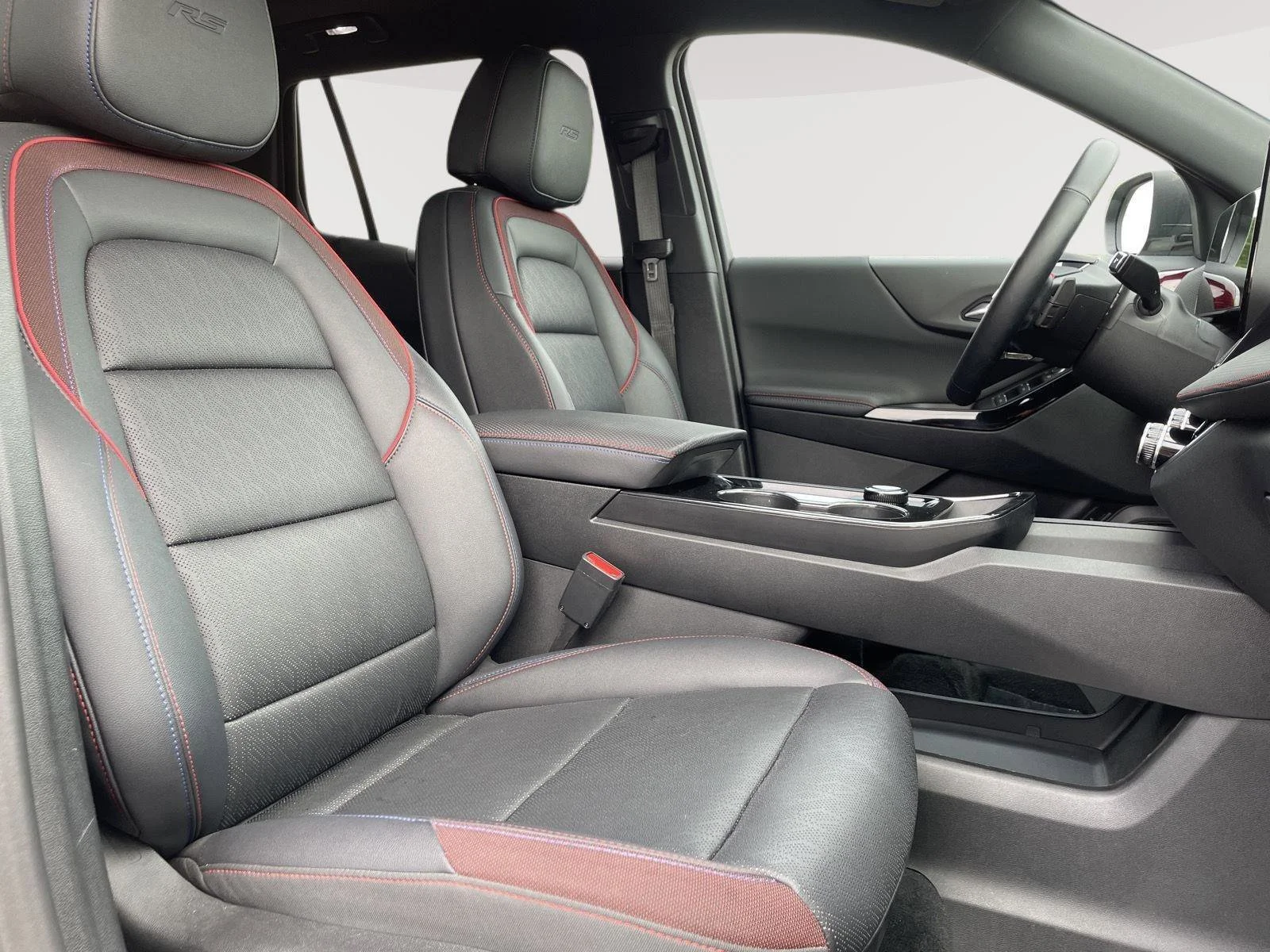 Used 2025 Sterling Gray Metallic Chevrolet AWD RS image 4